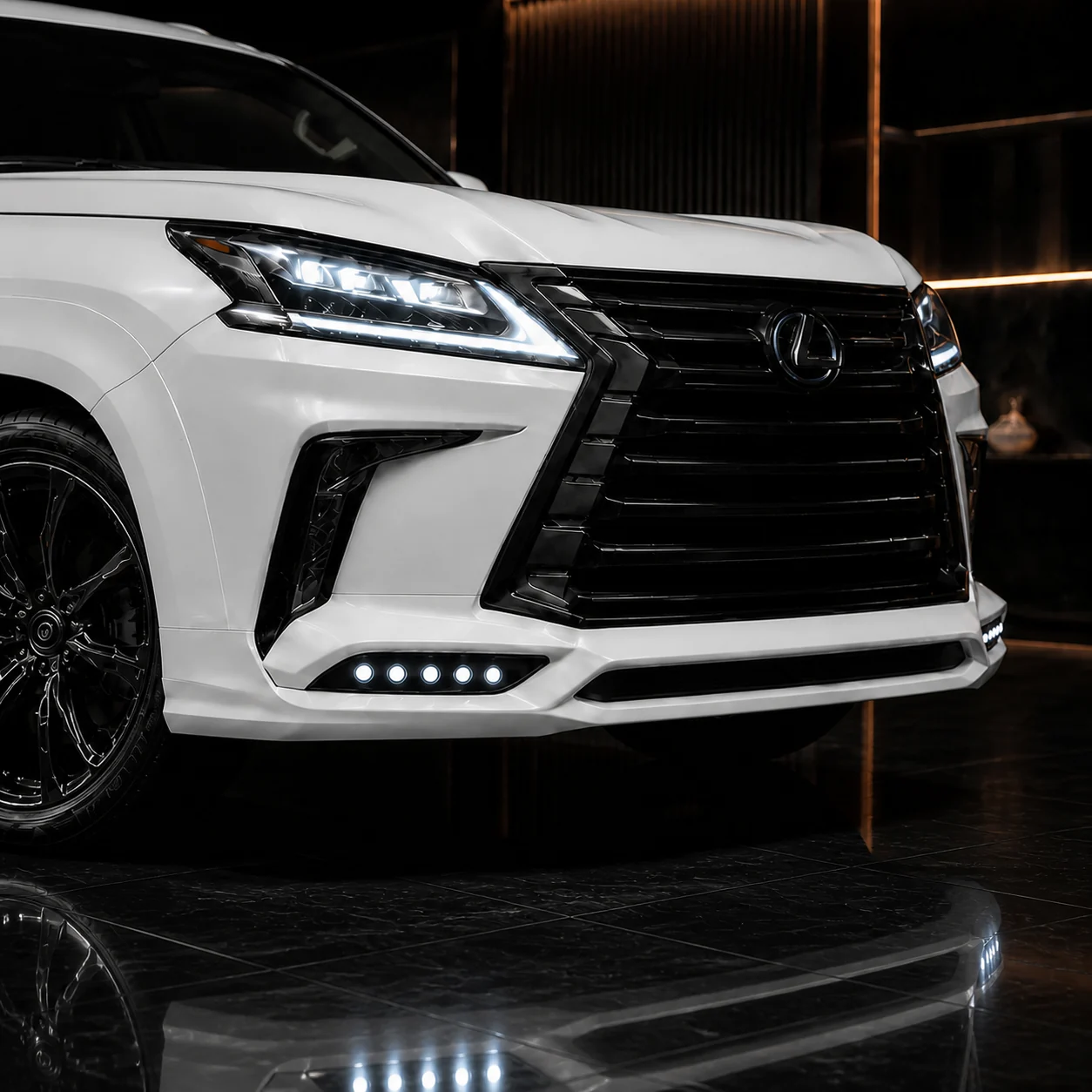 Lexus LX570 Black Label front half and LED AI concept detail