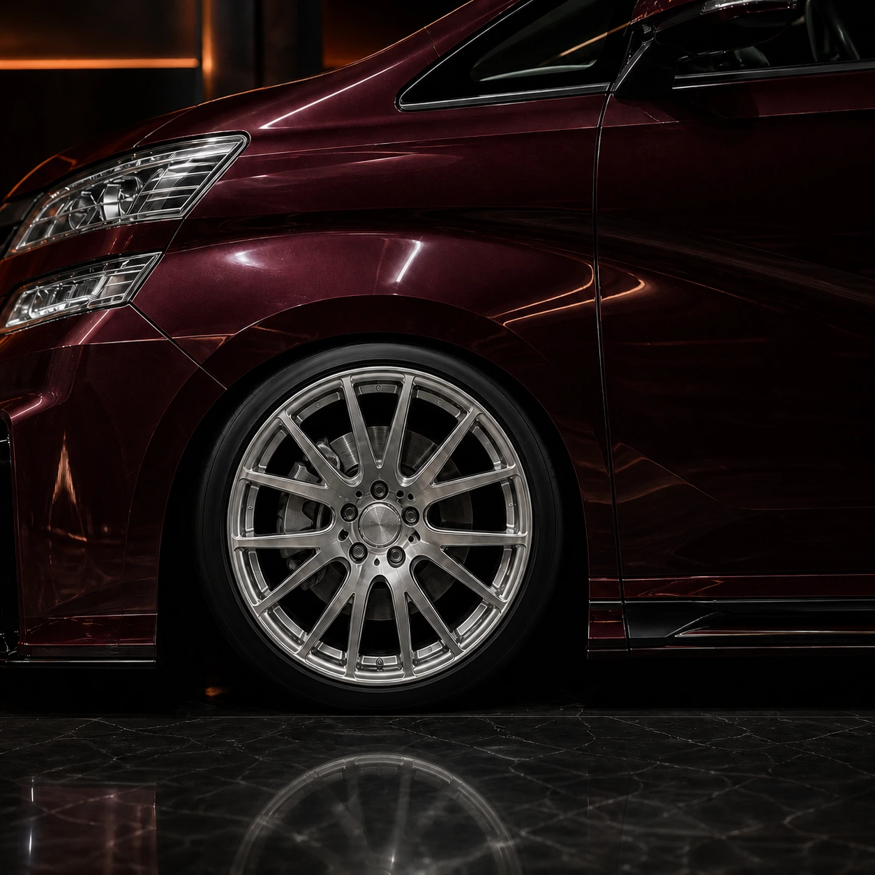 Toyota Vellfire 20 late silver double-five-spoke wheel and Z-grade side-step AI concept detail