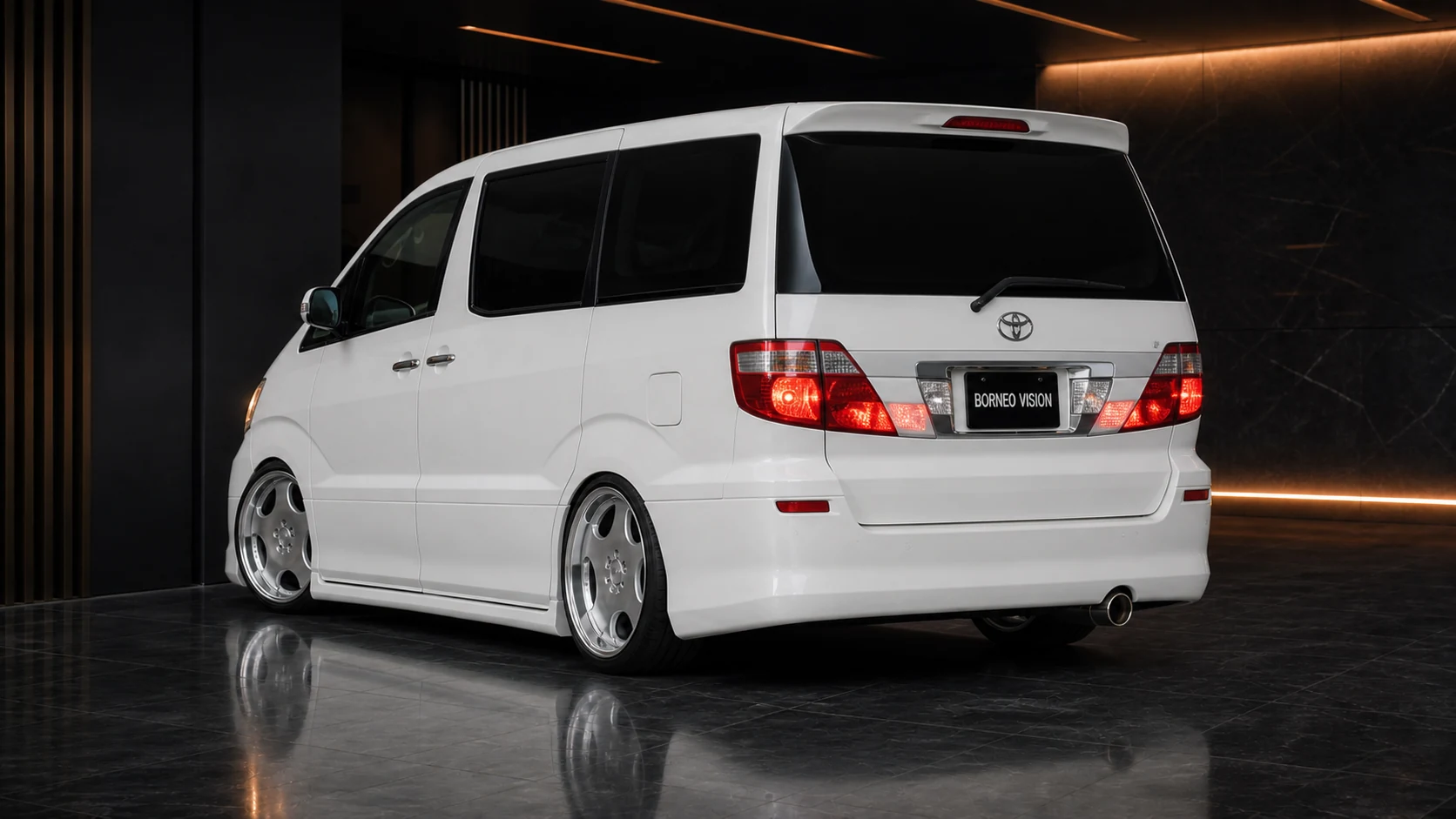 Executive Aero V2 — Toyota Alphard 10 MZ/AZ/MX/AX Pre-Facelift (2002–2005) — rear three-quarter
