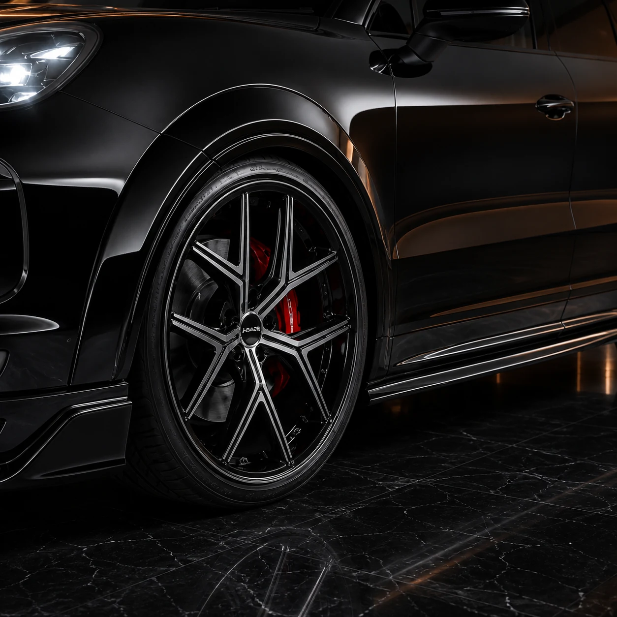 Sport Aero Black Edition — Porsche Cayenne 9YA (2018–2022) — wheel and side detail
