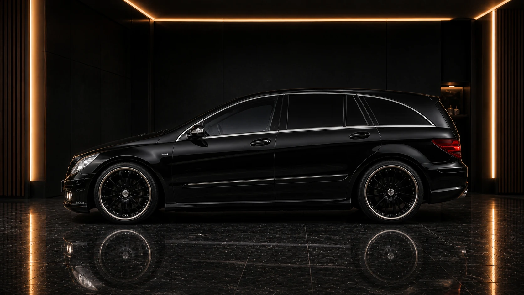 Historical Sport Aero Black Edition — Mercedes-Benz R-Class R251 (2006–2010) — side profile