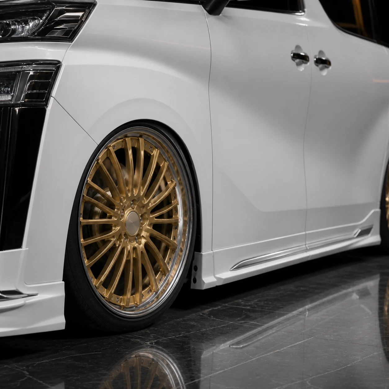 Executive Aero Complete Chrome + LED — Toyota Vellfire 30 Z/ZG/ZR Facelift (2017–2023) — wheel and side detail